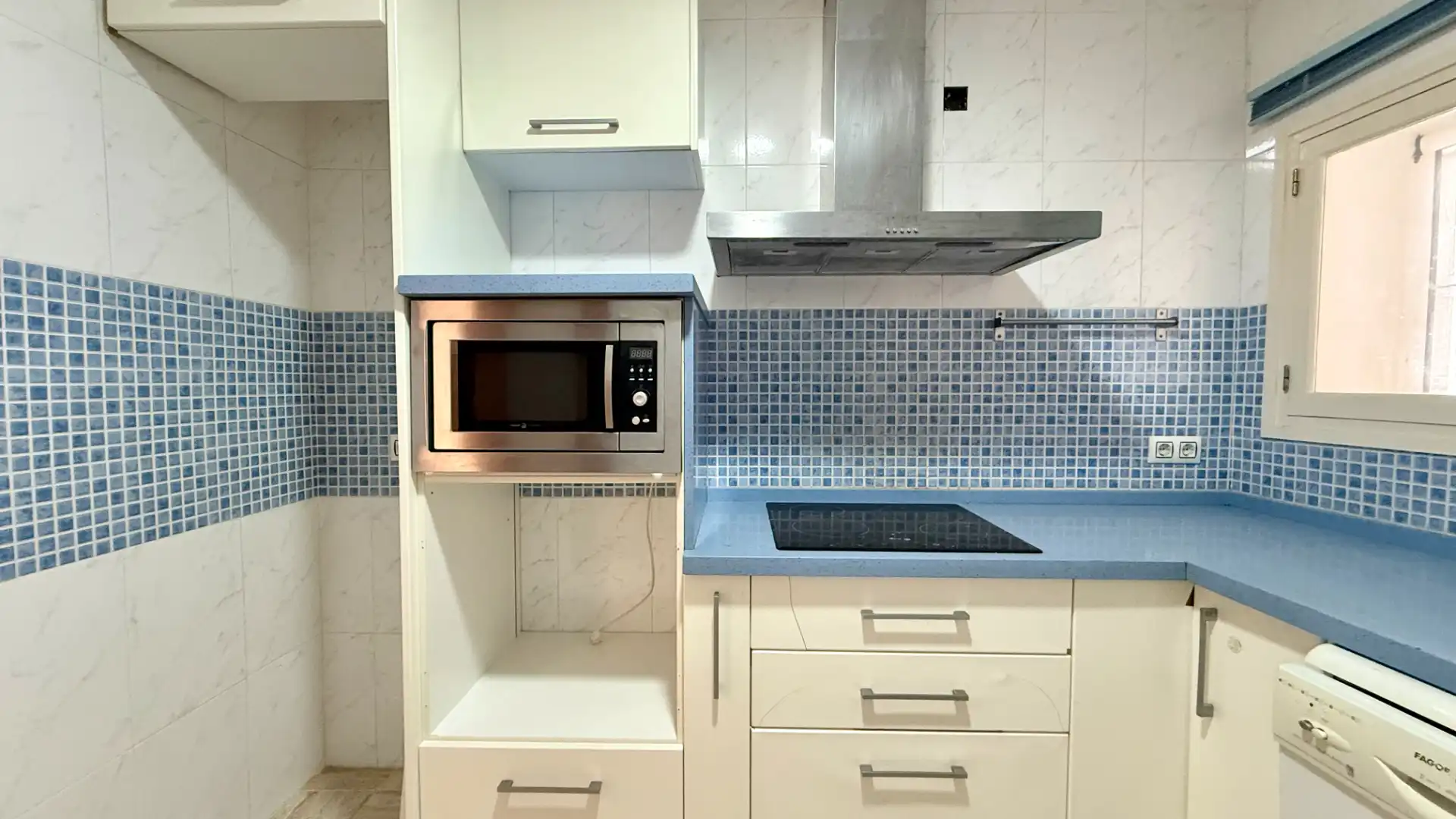 Cocina de Piso en venta en Cádiz con Aire acondicionado