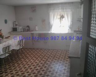 Cuina de Finca rústica en venda en Valdefresno amb Terrassa