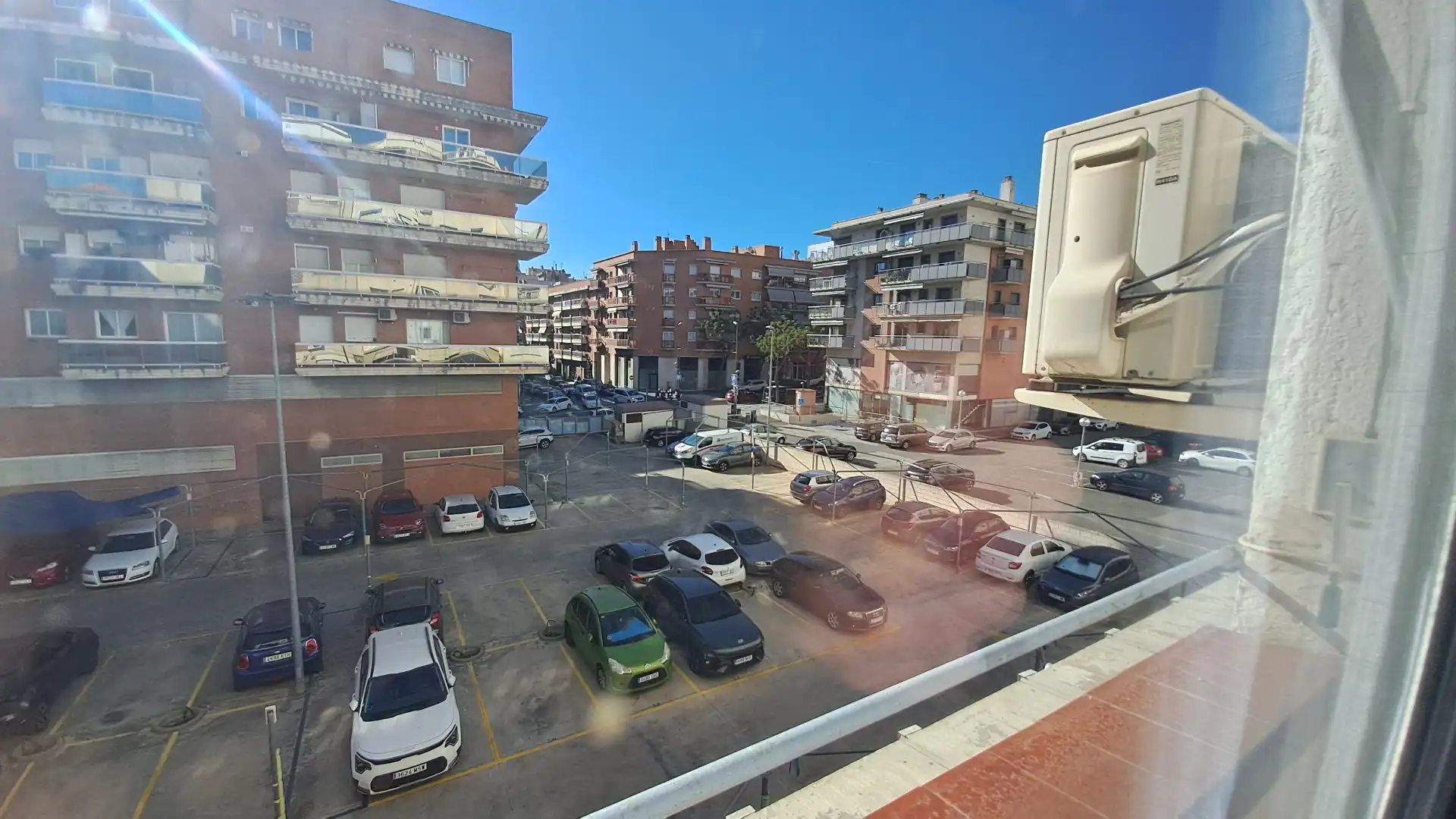 Parkplatz von Wohnung zum Verkauf in Tarragona mit Klimaanlage und Ofen