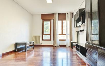 Living room of Flat for sale in  Logroño  with Heating, Parquet flooring and Terrace