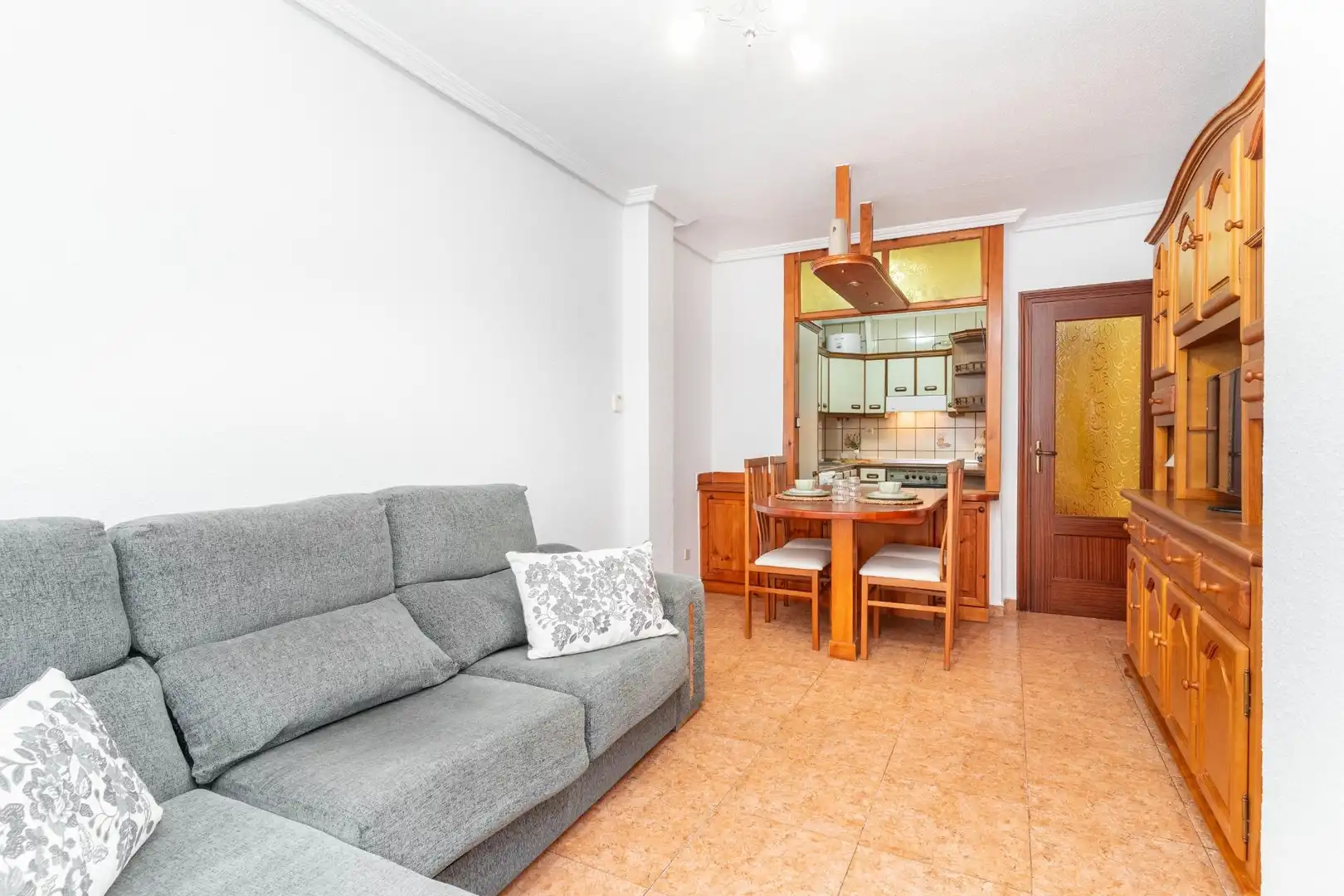 Sala d'estar de Pis en venda en Santa Marina del Rey amb Calefacció
