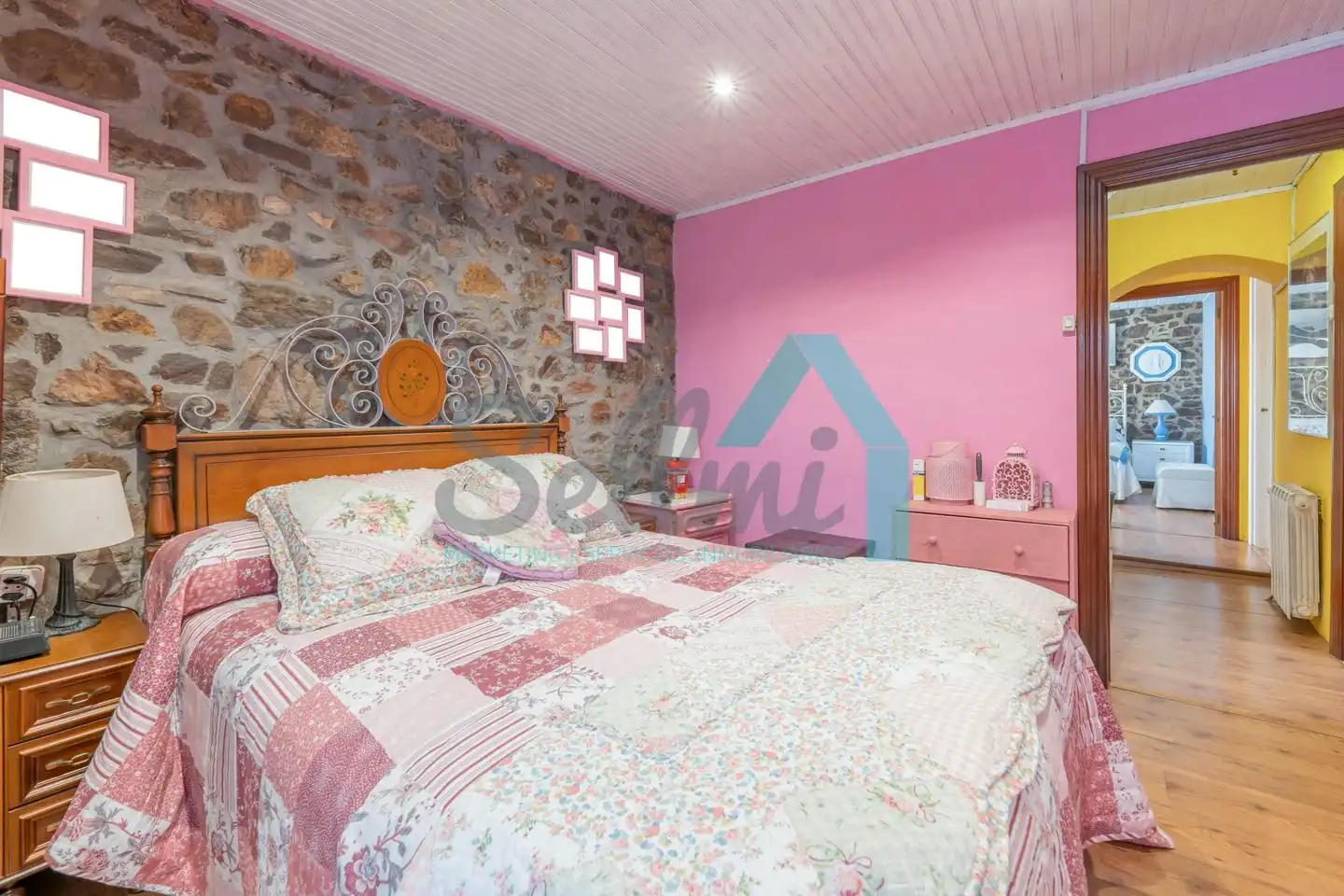 Dormitori de Casa o xalet en venda en Castrillón amb Calefacció, Jardí privat i Parquet