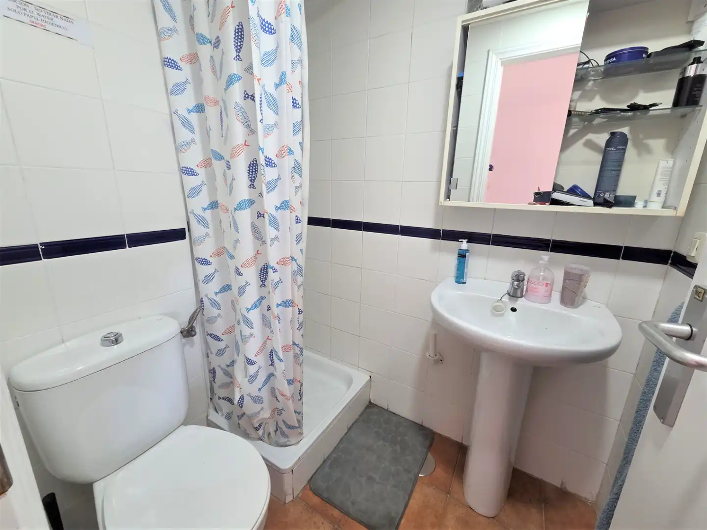 Badezimmer von Wohnungen zur untervermieten in Villanueva de la Cañada mit Möbliert, Waschmaschine und Mikrowelle