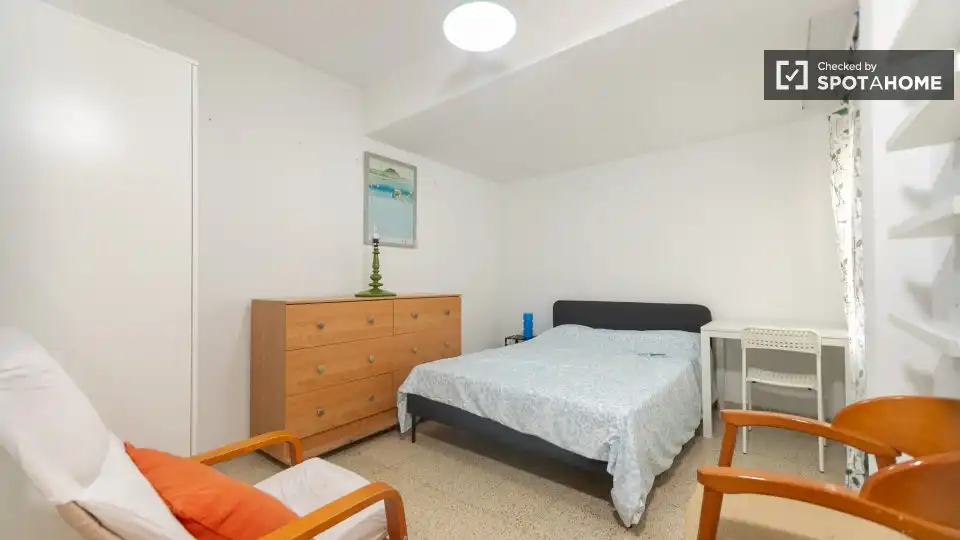 Bedroom of Flat for rent in Valencia  with Air Conditioner, Heating and Furnished