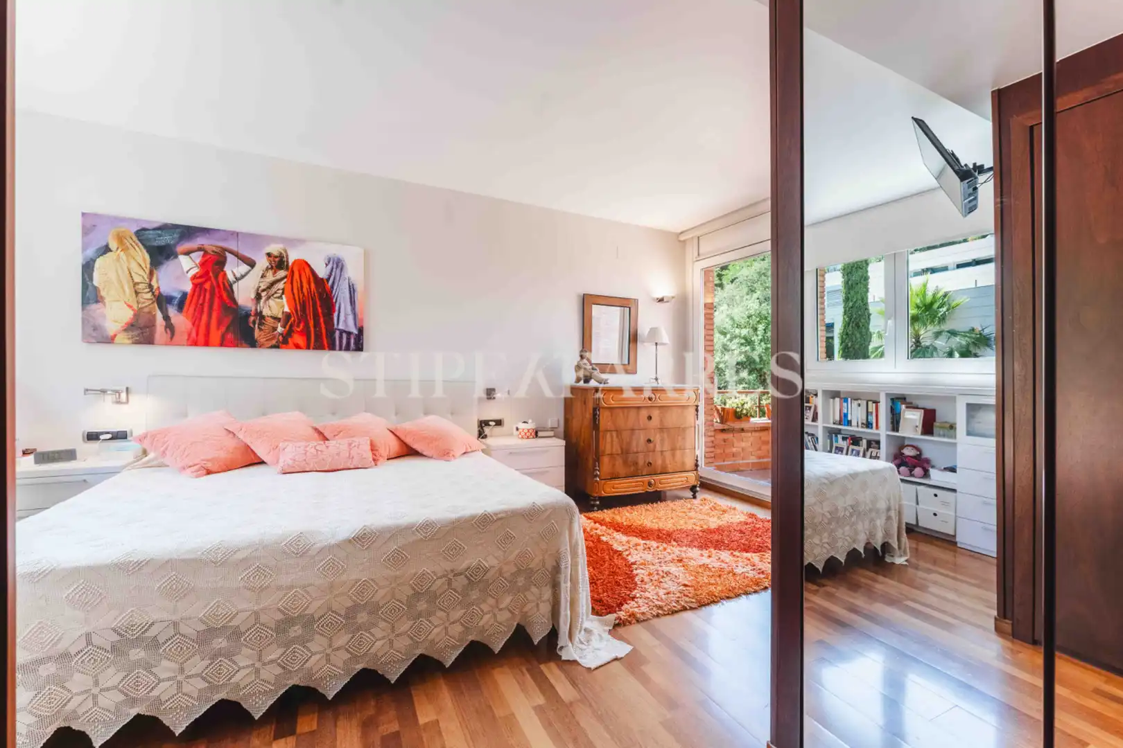 Schlafzimmer von Haus oder Chalet zum Verkauf in Barcelona mit Klimaanlage, Heizung und Privatgarten