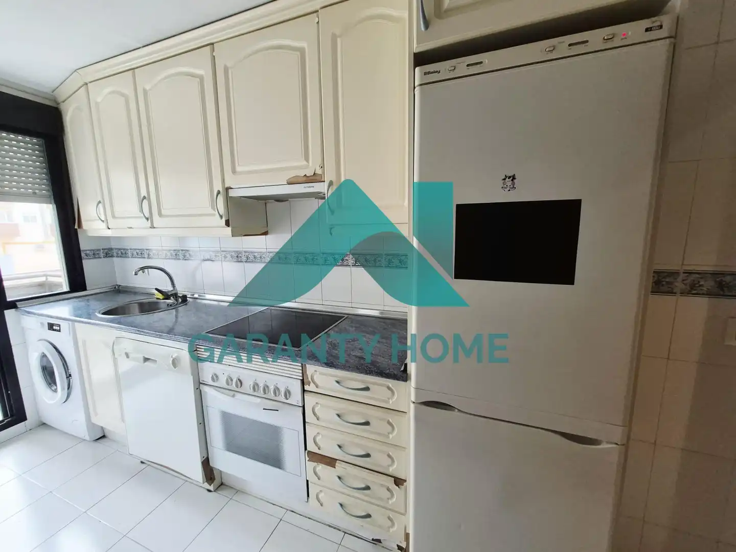 Cocina de Piso en venta en Cáceres con Terraza, Trastero y Amueblado