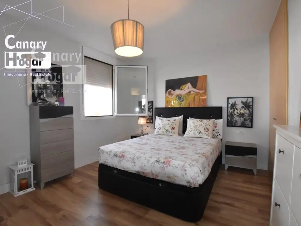 Schlafzimmer von Dachboden zum Verkauf in San Miguel de Abona mit Heizung, Privatgarten und Balkon