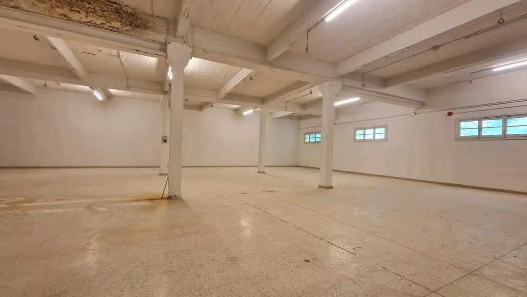 Fabrikhallen zur Miete in Donostia - San Sebastián 