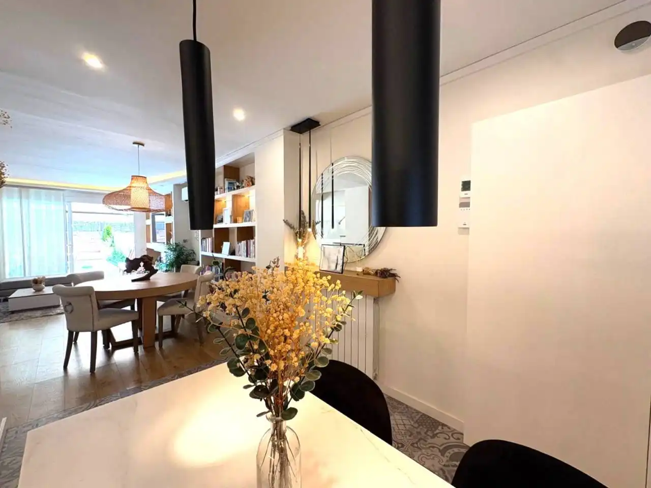 Comedor de Casa adosada en venta en Sant Cugat del Vallès con Aire acondicionado, Calefacción y Parquet