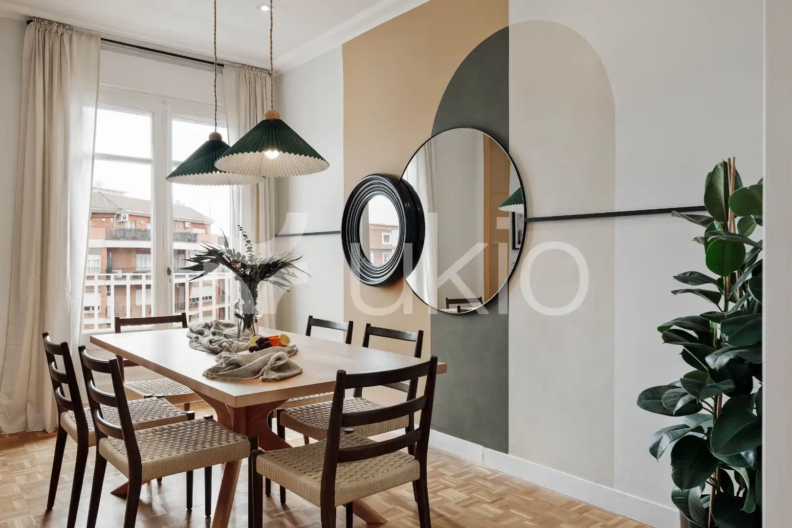 Comedor de Apartamento de alquiler en Barcelona con Aire acondicionado, Calefacción y Amueblado