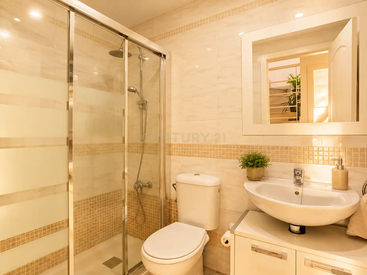 Baño de Apartamento en venta en Benalmádena con Aire acondicionado, Trastero y Piscina comunitaria
