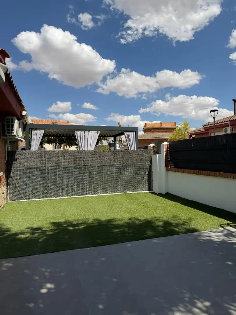Terrassa de Casa adosada en venda en Carabaña amb Aire condicionat, Calefacció i Jardí privat