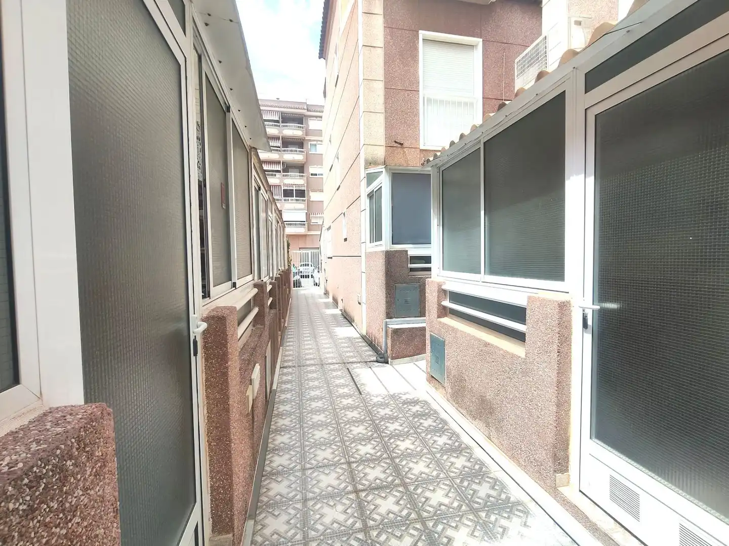 Außenansicht von Maisonette zum Verkauf in Santa Pola mit Klimaanlage, Heizung und Privatgarten