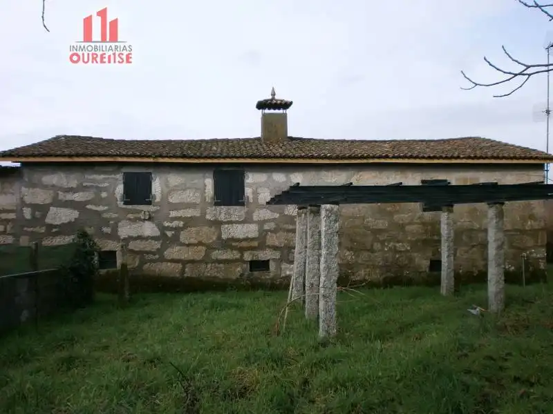 Vista exterior de Casa o chalet en venta en Amoeiro con Trastero y Balcón