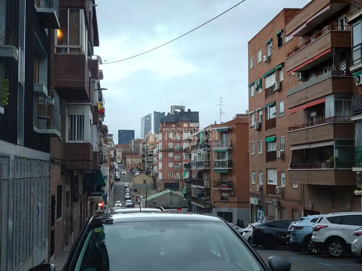 Außenansicht von Gebäude zum Verkauf in Madrid