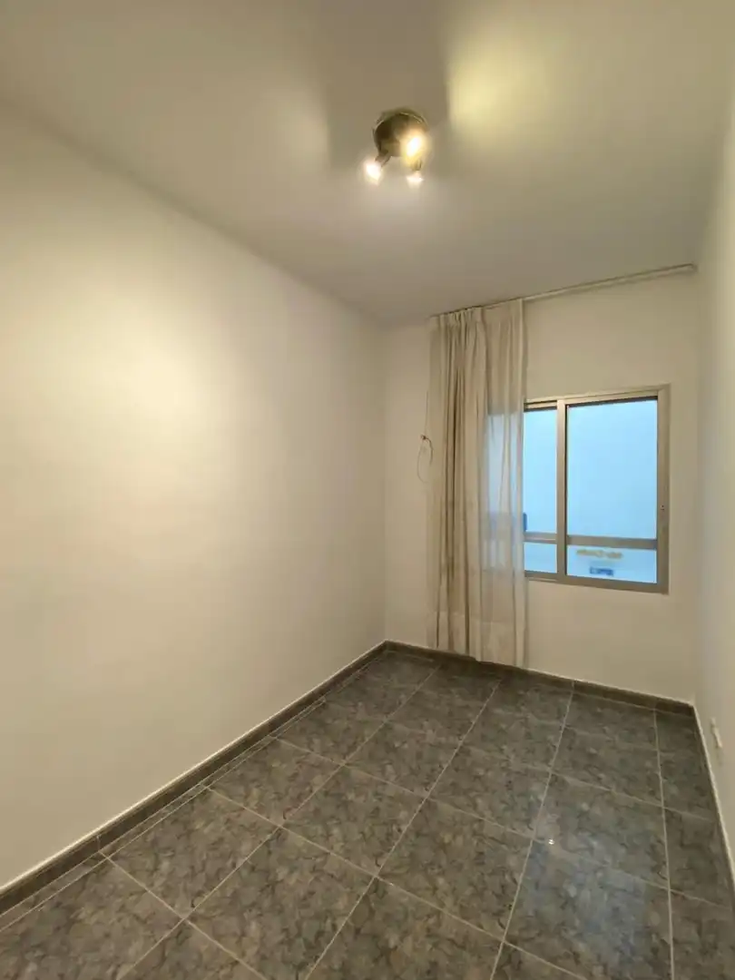 Habitación de Piso en venta en L'Hospitalet de Llobregat con Calefacción y Balcón