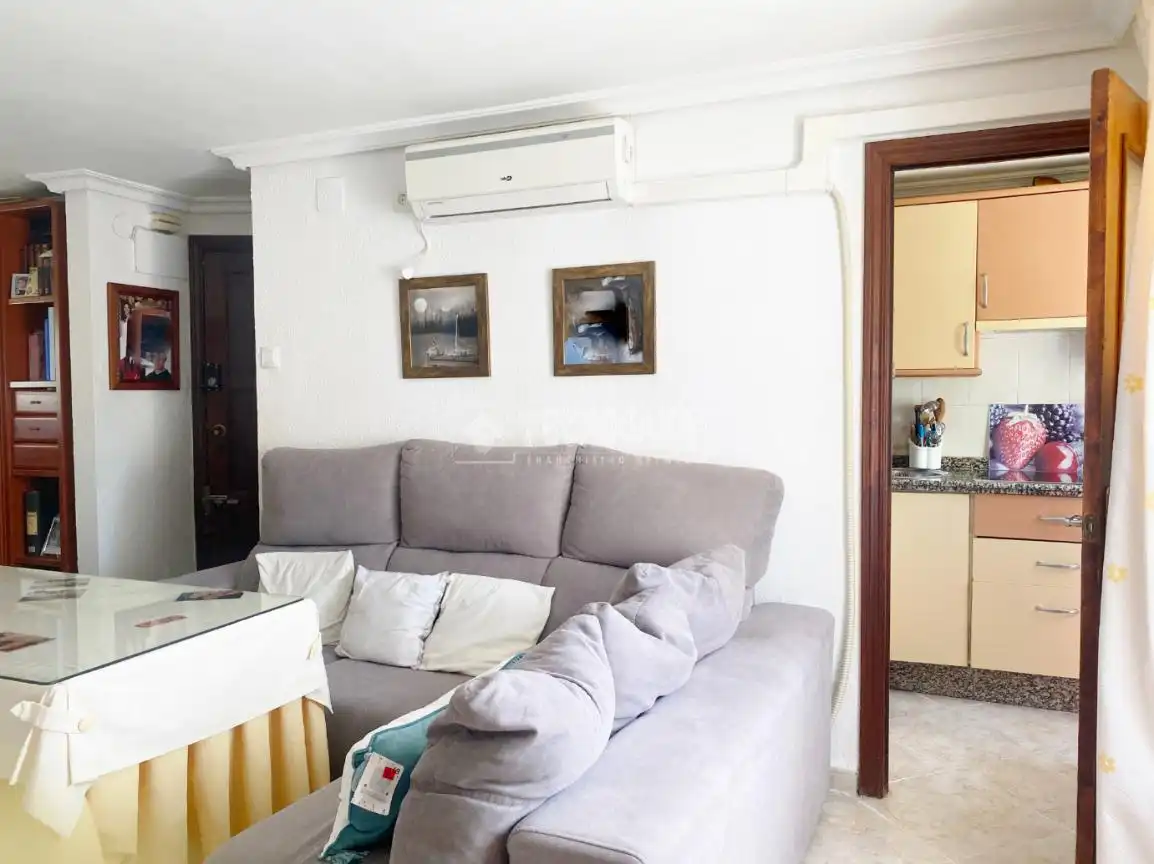 Sala de estar de Piso en venta en Sevilla con Aire acondicionado y Amueblado