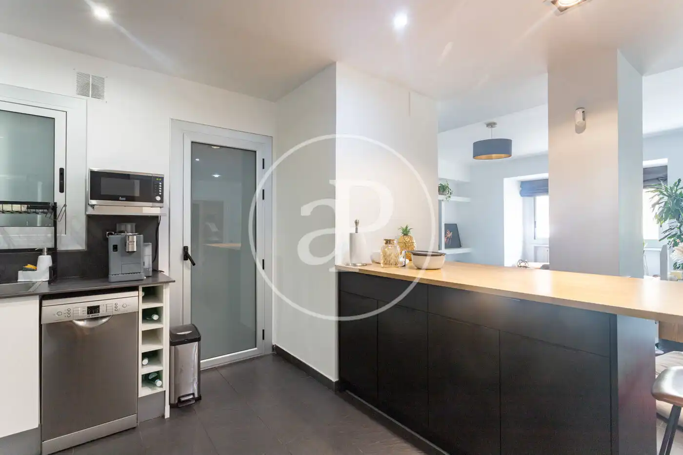 Kitchen of Flat for rent in Barcelona  with Air Conditioner, Heating and Private garden