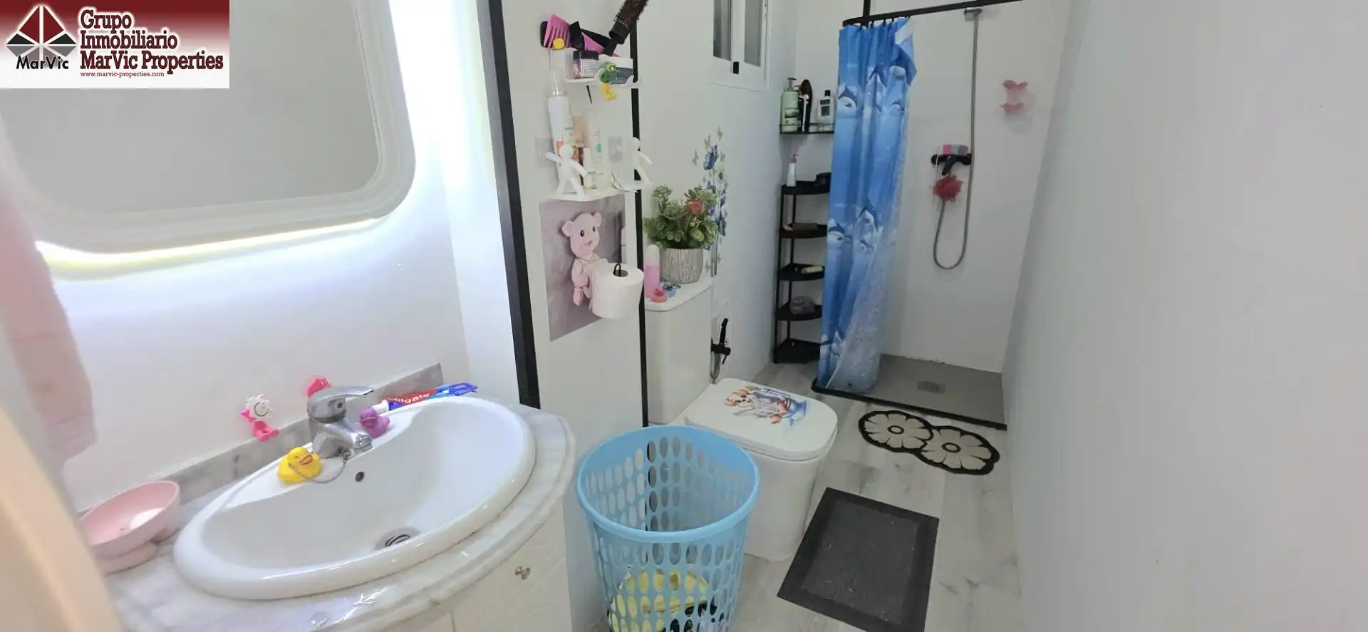 Baño de Planta baja en venta en Benidorm con Aire acondicionado y Amueblado