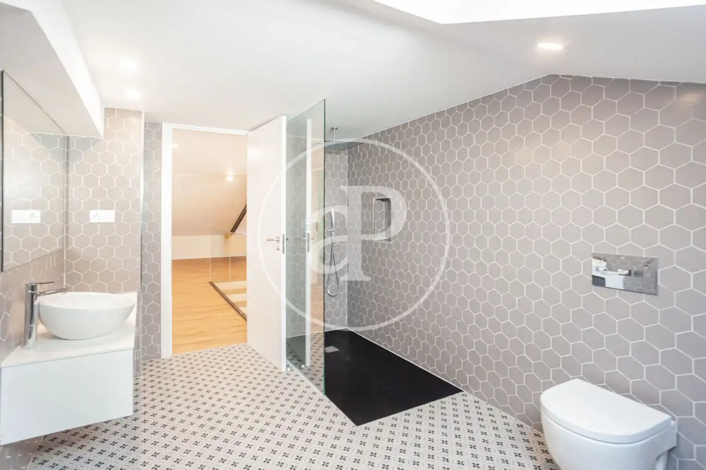 Baño de Casa o chalet de alquiler en Madrid con Aire acondicionado, Calefacción y Jardín privado