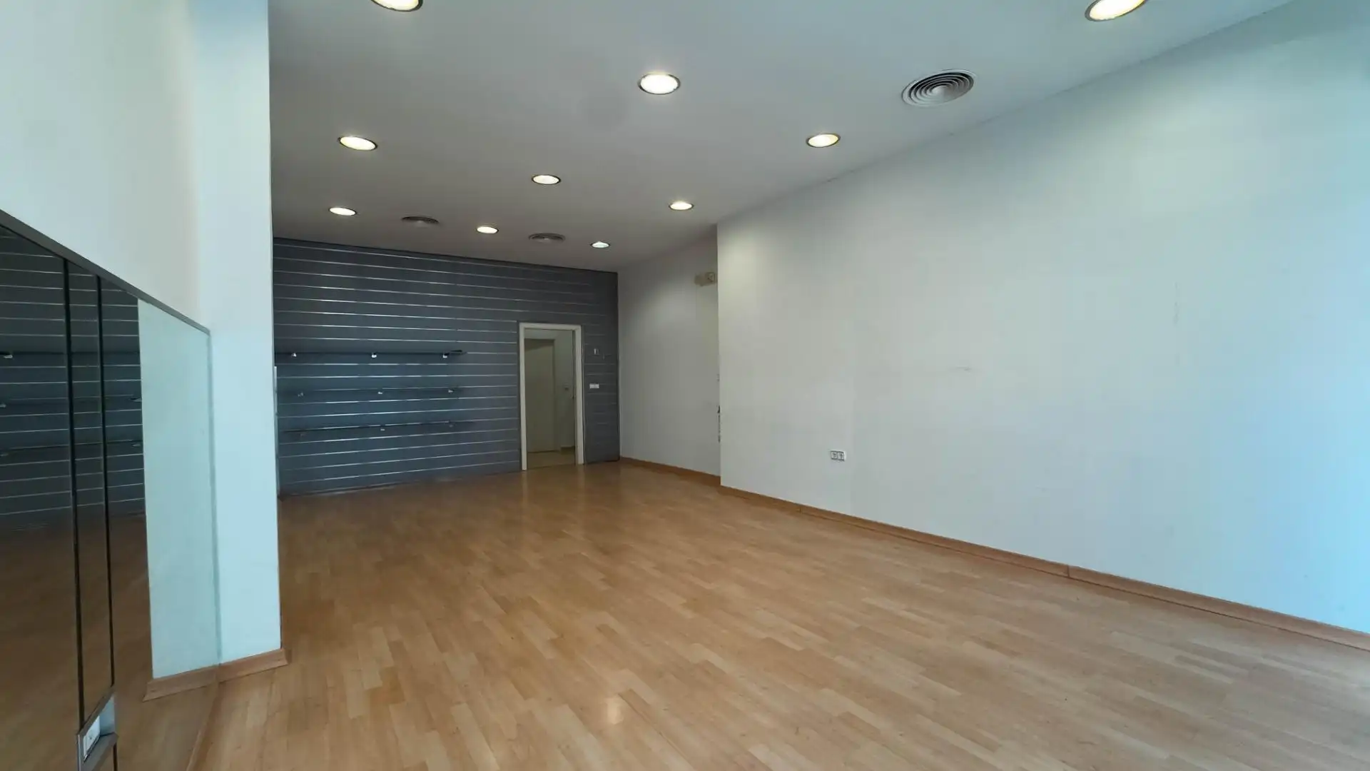 Local en venta en Elche / Elx con Aire acondicionado