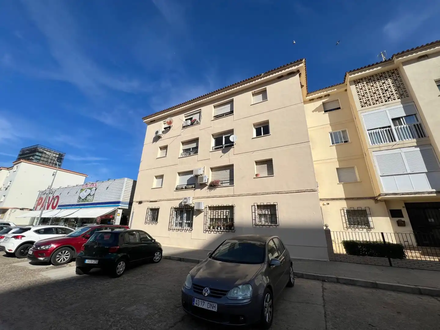 Vista exterior de Piso de alquiler en Badajoz con Amueblado