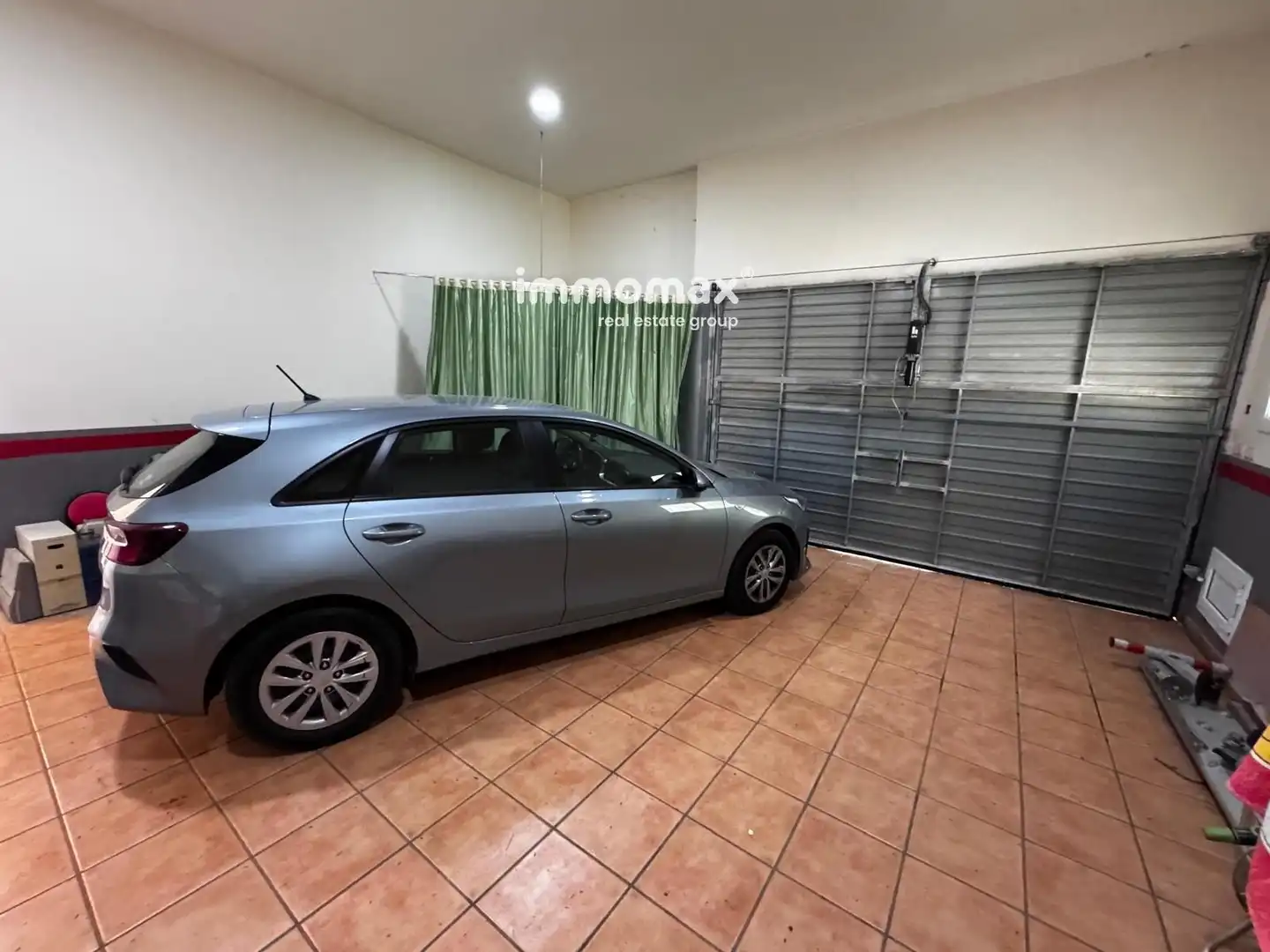 Parking de Casa o chalet en venta en Vallirana con Aire acondicionado, Calefacción y Terraza