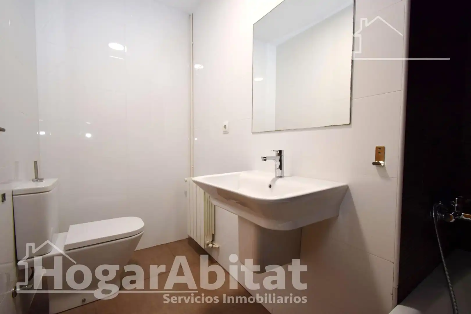 Baño de Piso en venta en Valencia con Aire acondicionado y Calefacción