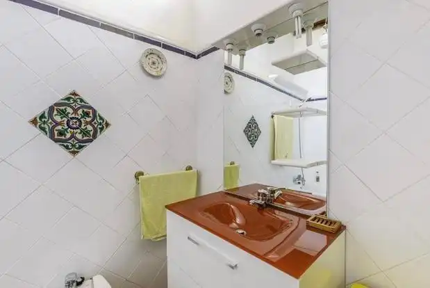 Bany de Casa o xalet en venda en Turón amb Jardí privat, Terrassa i Traster