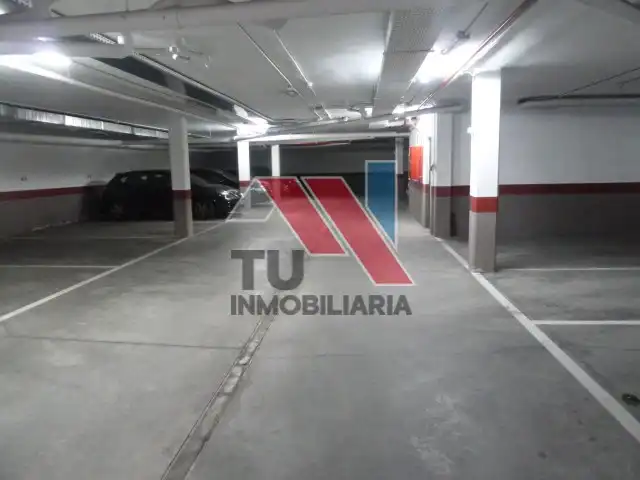 Aparcament de Pis en venda en Fuensalida amb Balcó i Piscina comunitària