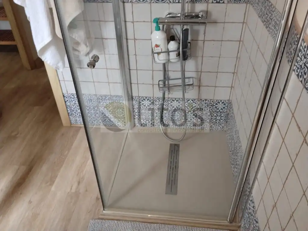 Bathroom of Detached homes for sale in Dos Hermanas  with Private garden and Swimming Pool