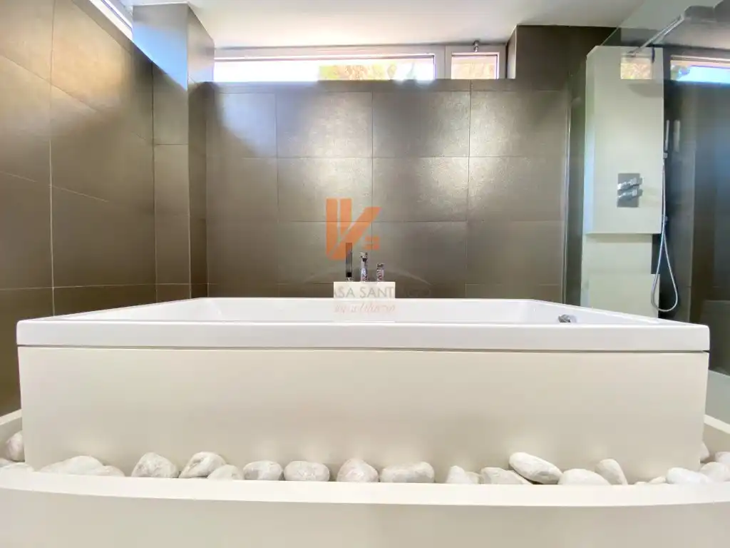 Baño de Casa o chalet en venta en Ames con Jardín privado, Terraza y Piscina