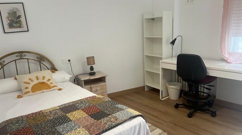 Foto 2 de Piso de alquiler en Sancti Spiritus - San Juan, Salamanca Capital