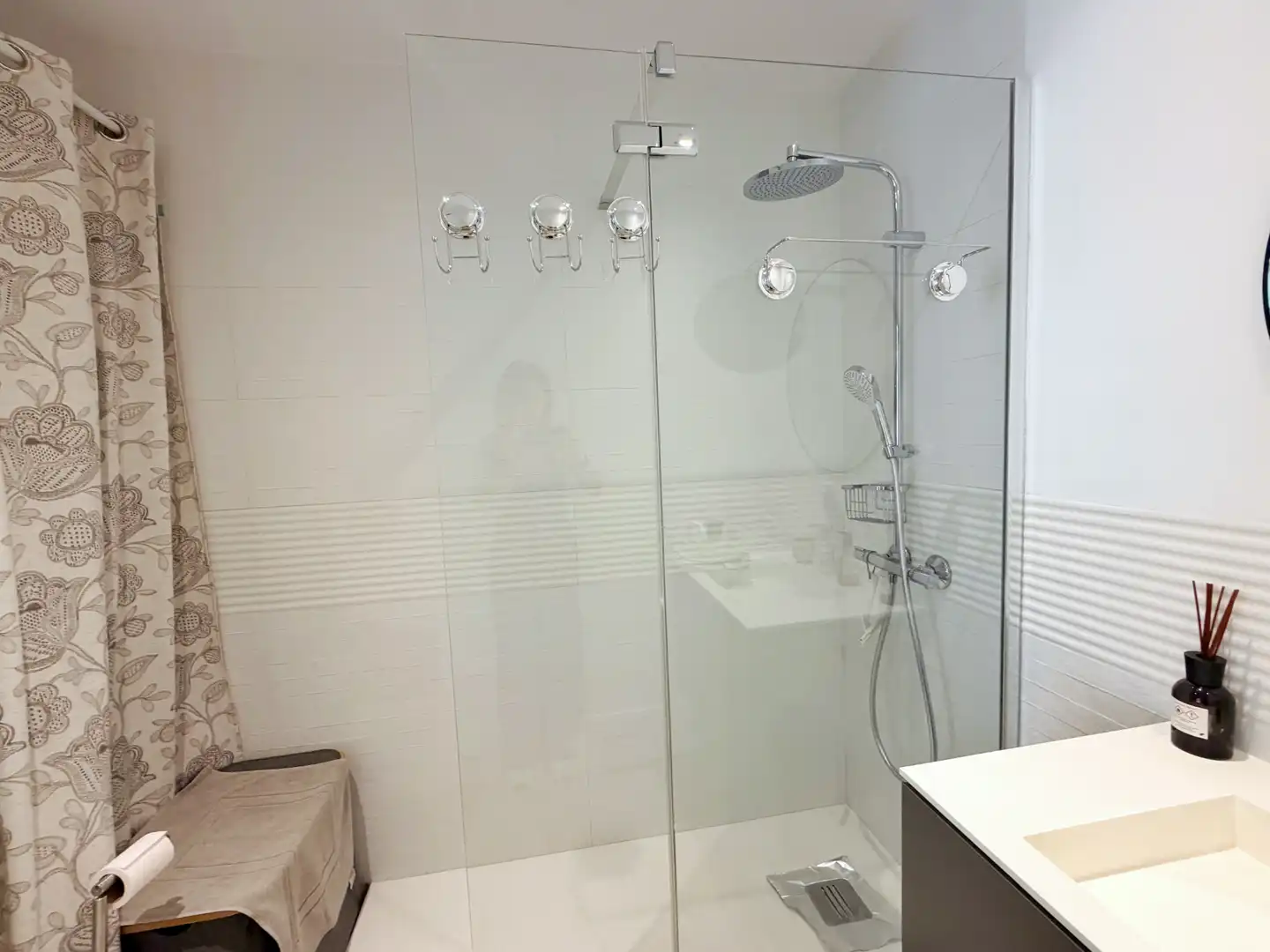 Baño de Piso de alquiler en Benahavís con Aire acondicionado, Calefacción y Terraza
