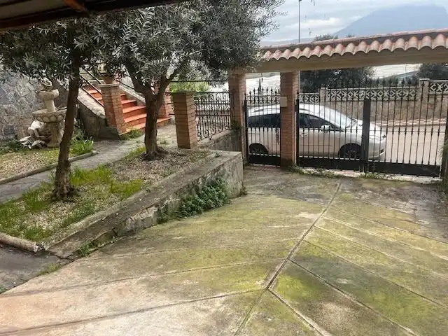 Parking de Casa o chalet en venta en Abrera con Aire acondicionado, Jardín privado y Parquet