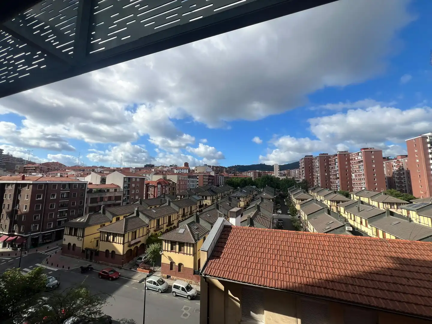 Vista exterior de Pis en venda en Bilbao  amb Calefacció i Balcó