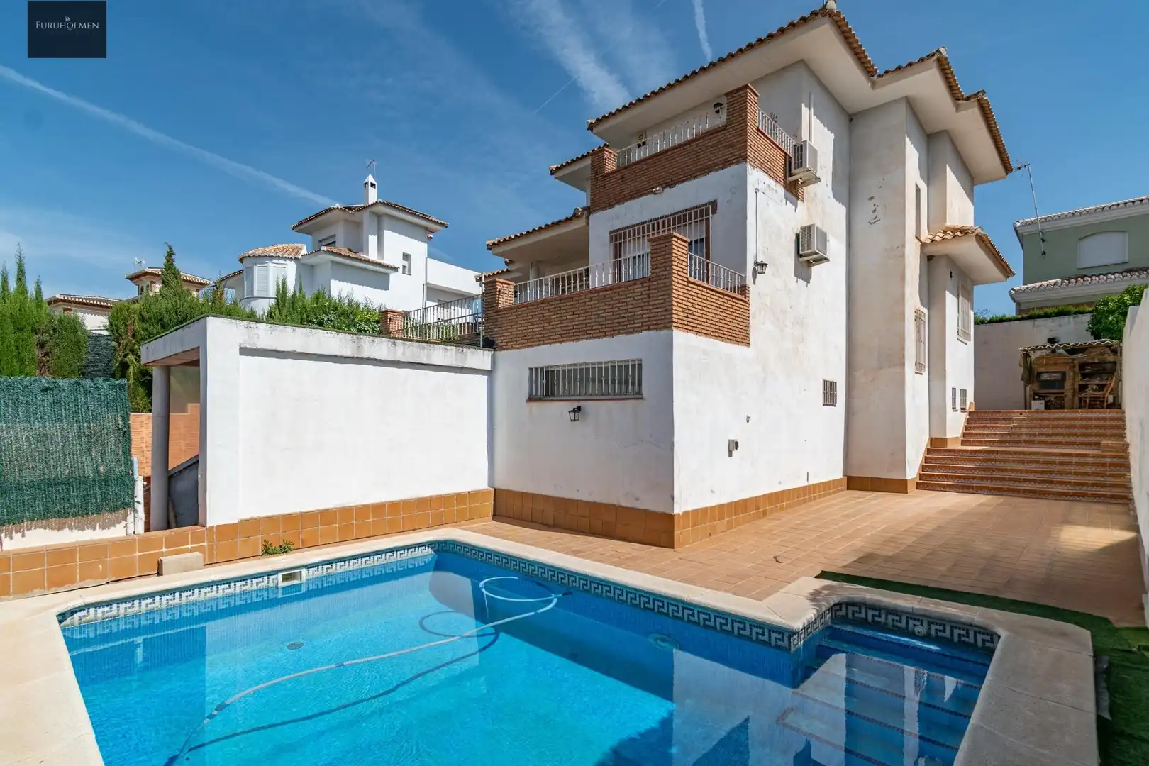 Chalet con piscina en venta en Calle Malva 9