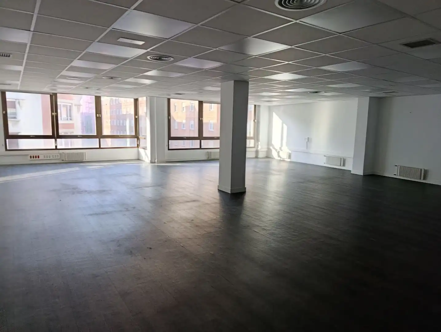 Büro mit Aufzug zur Miete in Errekalde