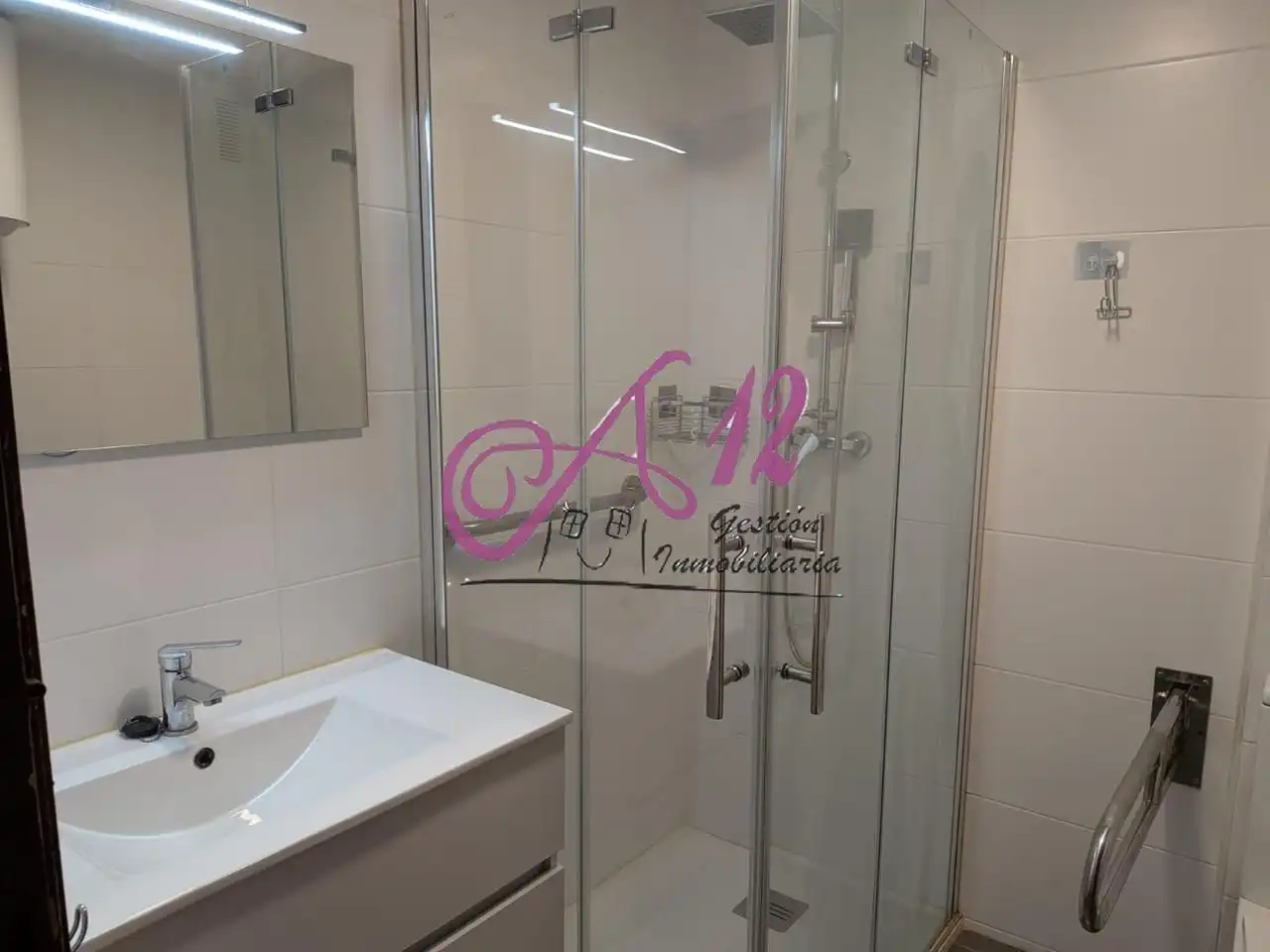 Bathroom of Flat for sale in Valencia