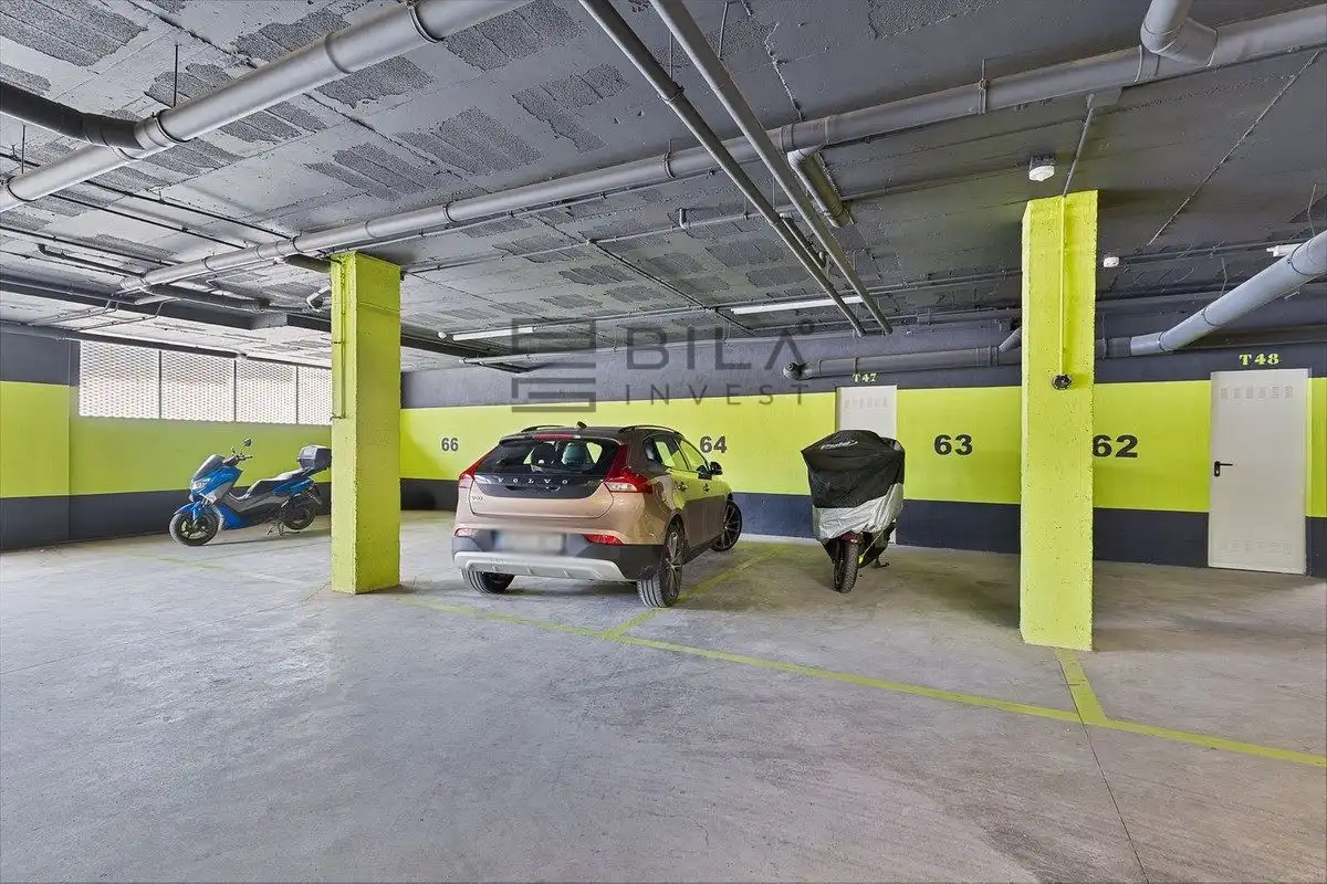 Parking de Piso en venta en Fuengirola con Aire acondicionado, Terraza y Trastero