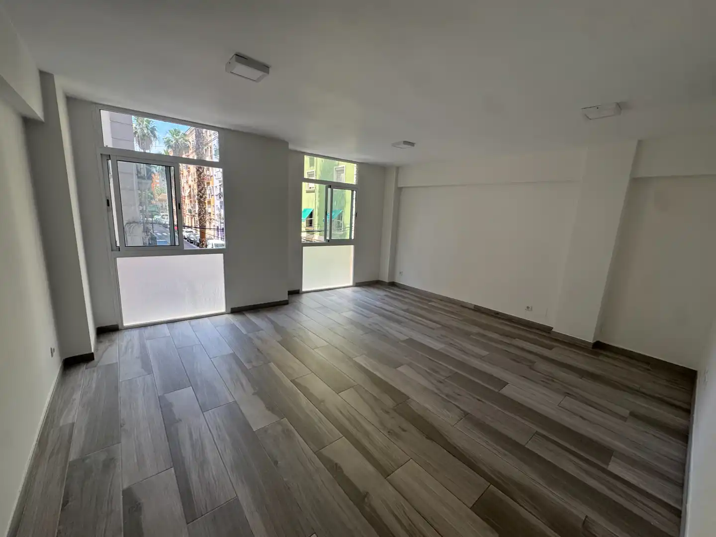 Sala d'estar de Pis de lloguer en Valencia amb Aire condicionat i Terrassa