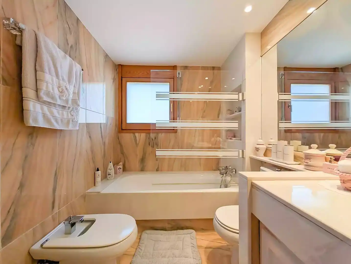 Bathroom of Houses for sale in Banyoles  with Swimming Pool and Furnished