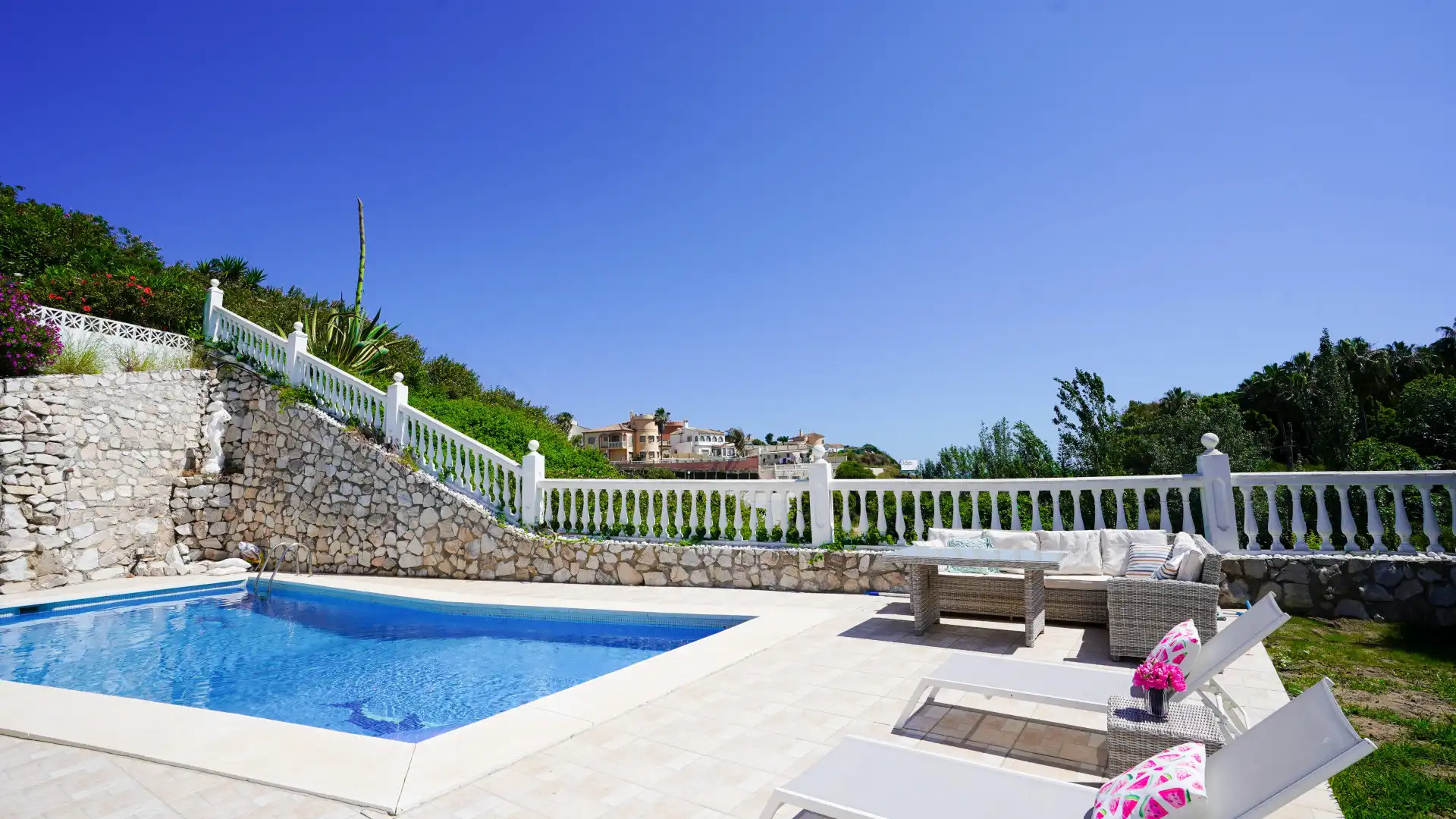 Houses for rent in El Faro de Calaburra - Chaparral