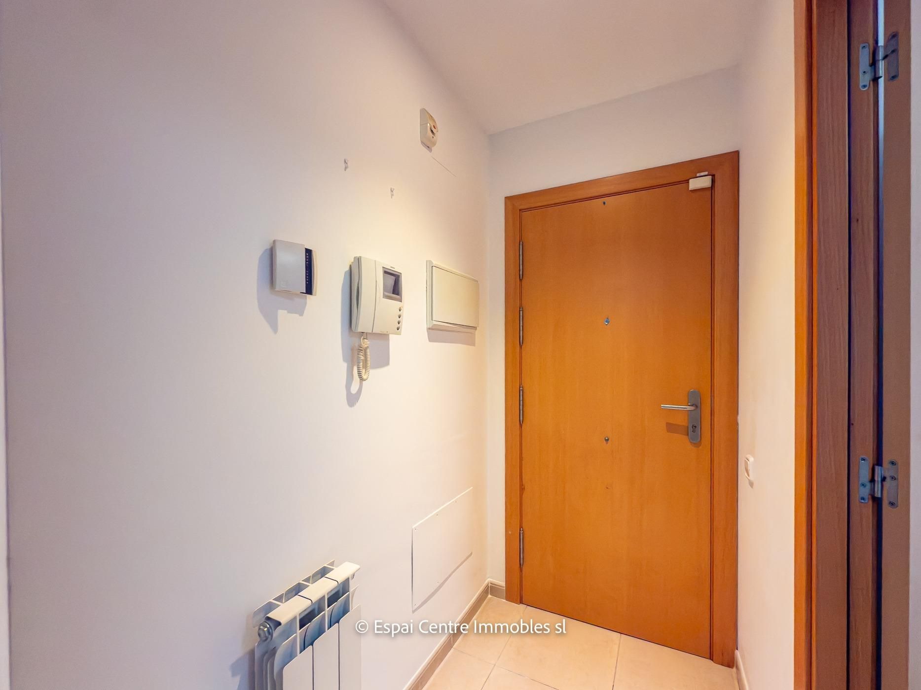 Flat for sale in Terrassa  with Air Conditioner and Heating