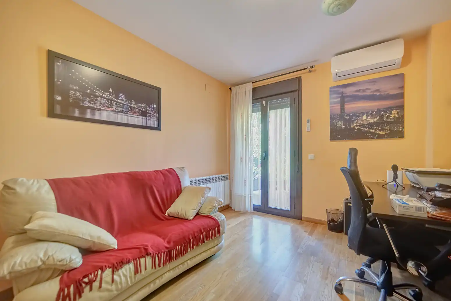 Bedroom of Detached homes for sale in Enériz / Eneritz  with Heating, Private garden and Parquet flooring