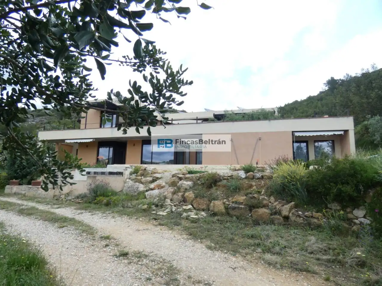 Vista exterior de Casa o xalet en venda en Cervera del Maestre amb Calefacció, Jardí privat i Terrassa