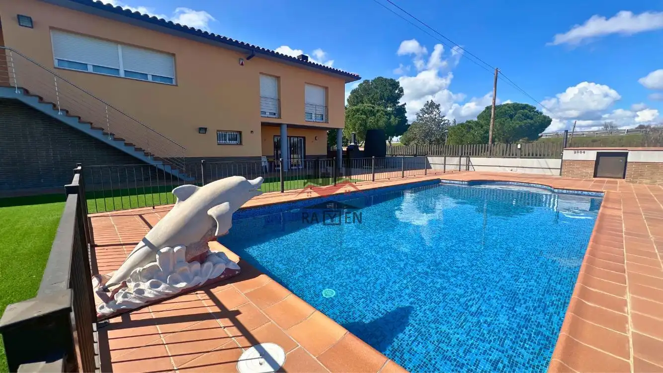 Houses for sale in Riu Muga, Vilamalla