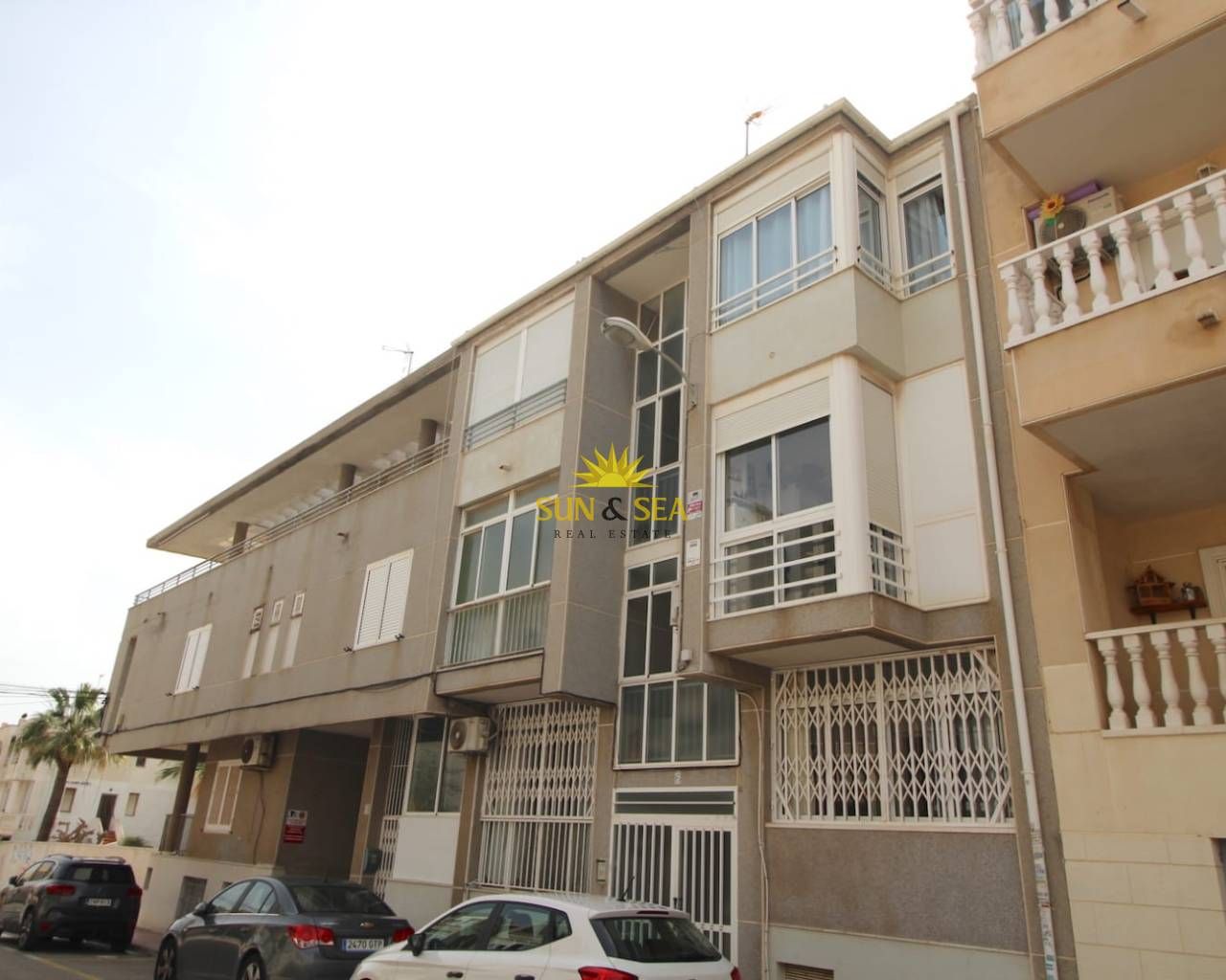 Vista exterior de Planta baixa en venda en Torrevieja amb Aire condicionat, Calefacció i Terrassa