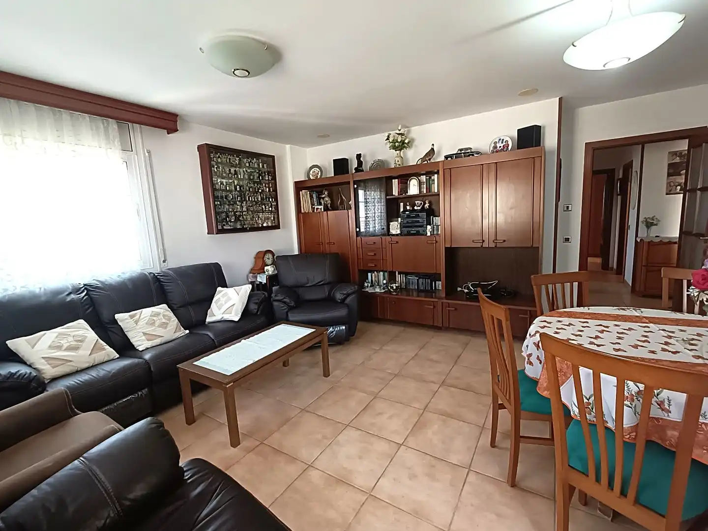 Wohnzimmer von Dachboden zum Verkauf in Calafell mit Klimaanlage, Heizung und Terrasse