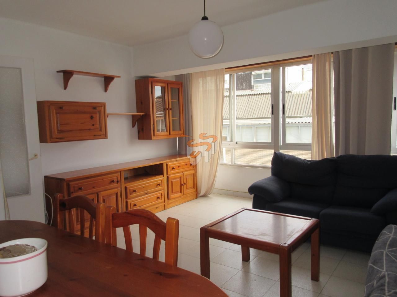Sala d'estar de Apartament en venda en Ferrol amb Moblat